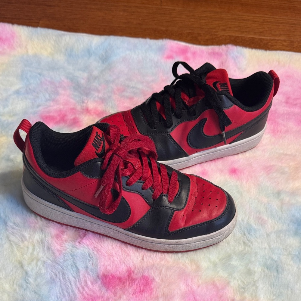 5Y Nike court borough low Black and Red Athletic Shoes